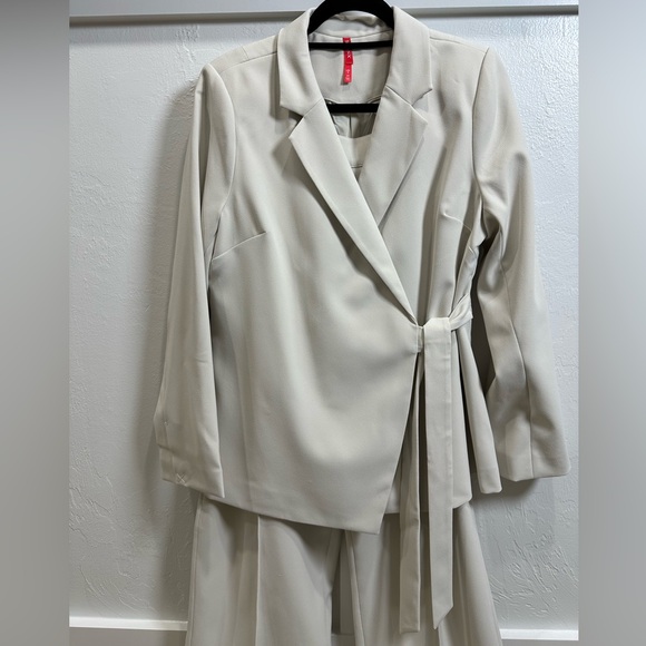 SPANX Ivory Wrap Pantsuit - Picture 2 of 6